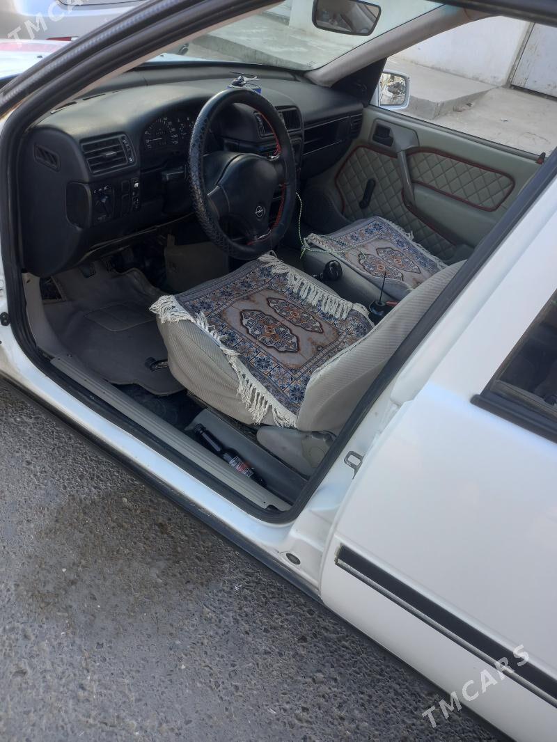 Opel Vectra 1990 - 45 000 TMT - Ак-Бугдайский этрап - img 6