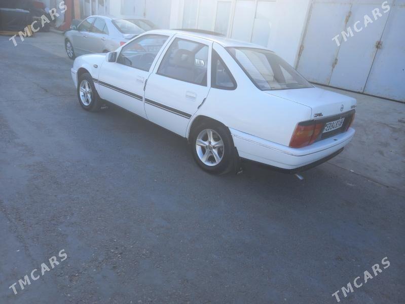 Opel Vectra 1990 - 45 000 TMT - Ак-Бугдайский этрап - img 4