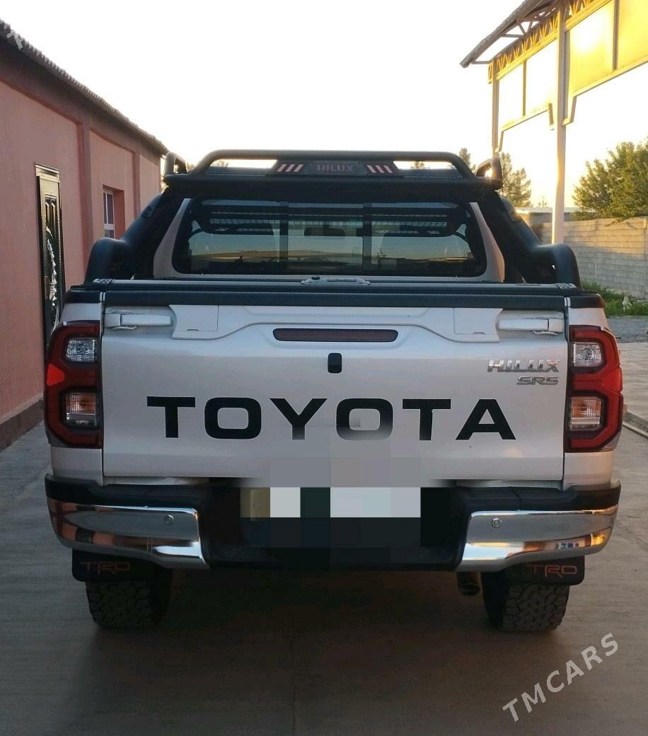 Toyota Hilux 2021 - 605 000 TMT - Бузмеин - img 7