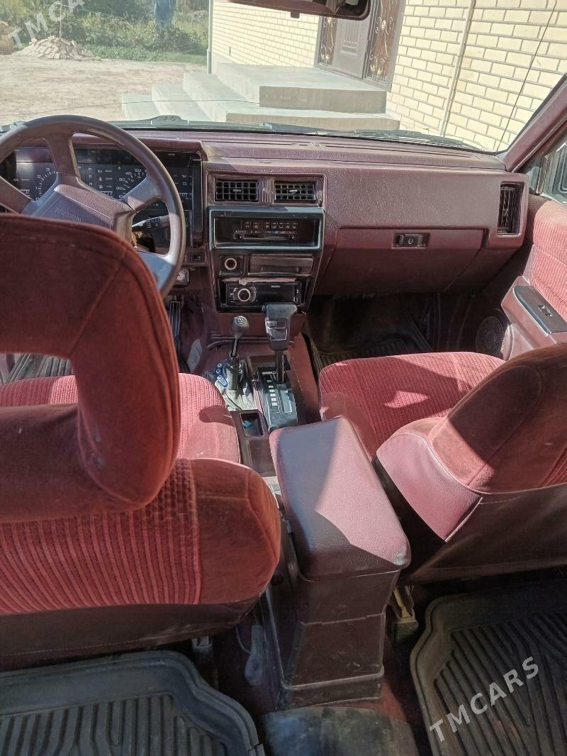 Nissan Pathfinder 1992 - 20 000 TMT - Сакарчага - img 2
