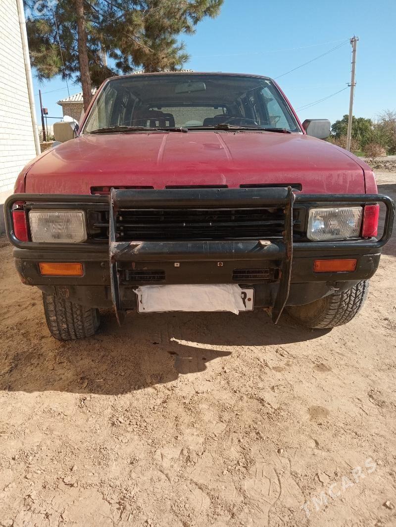 Nissan Pathfinder 1992 - 20 000 TMT - Сакарчага - img 4