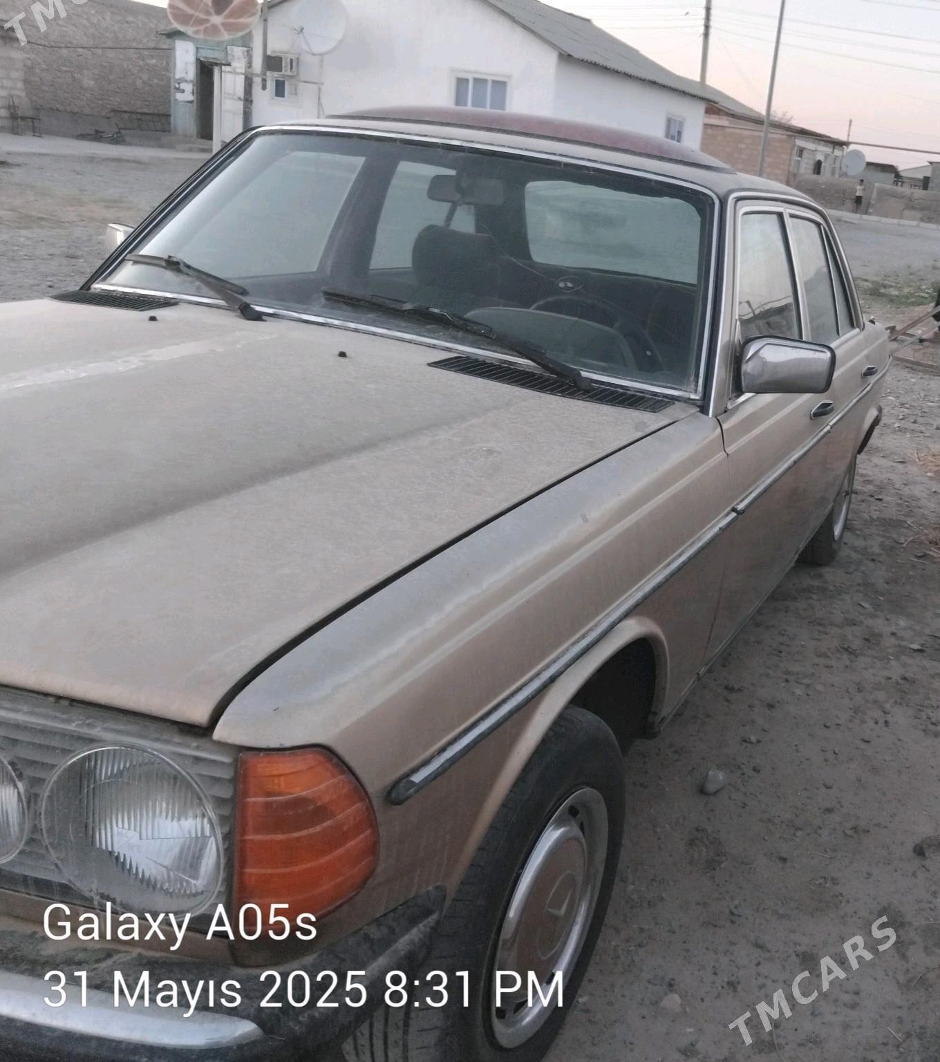 Mercedes-Benz 230E 1982 - 15 000 TMT - Gyzylarbat - img 5
