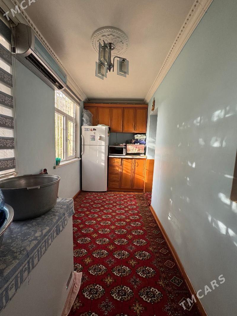 11mkr 2etaj 2kom razdelni - Ашхабад - img 5