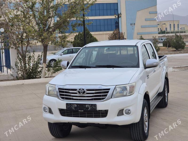 Toyota Hilux 2014 - 355 000 TMT - Aşgabat - img 9