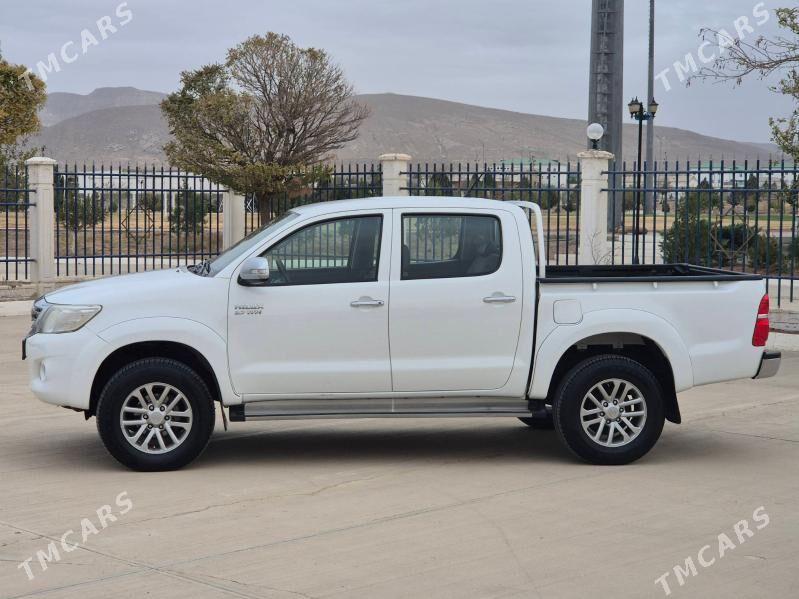 Toyota Hilux 2014 - 355 000 TMT - Aşgabat - img 5