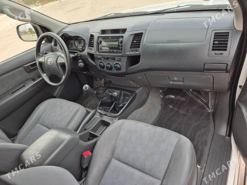 Toyota Hilux 2014 - 355 000 TMT - Aşgabat - img 3