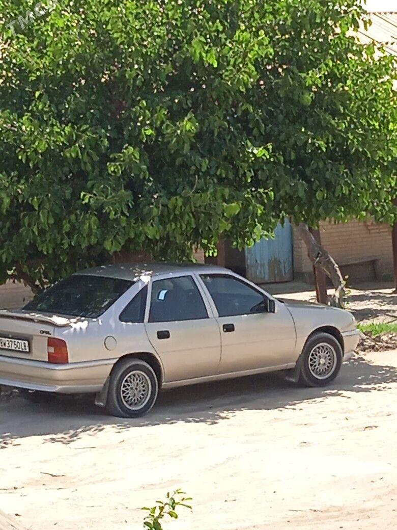 Opel Vectra 1990 - 32 000 TMT - Фарап - img 3