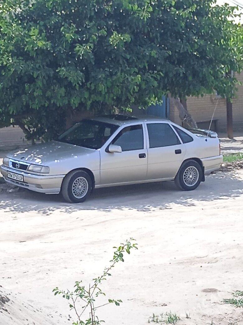 Opel Vectra 1990 - 32 000 TMT - Фарап - img 5