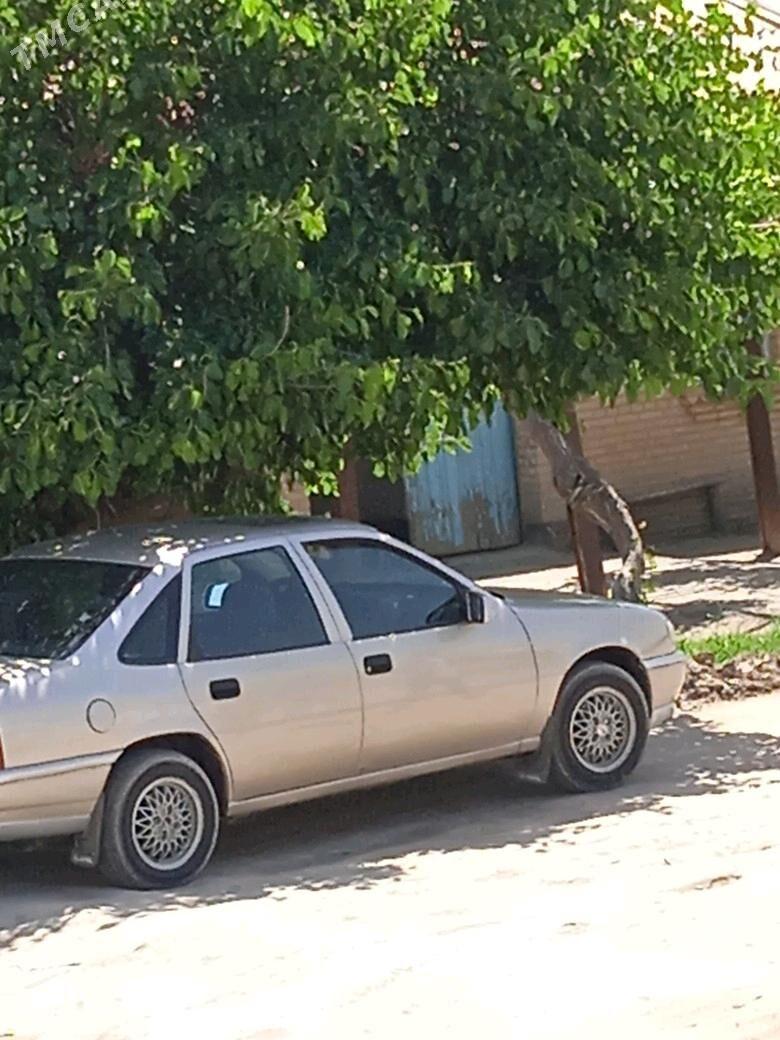 Opel Vectra 1990 - 32 000 TMT - Фарап - img 6