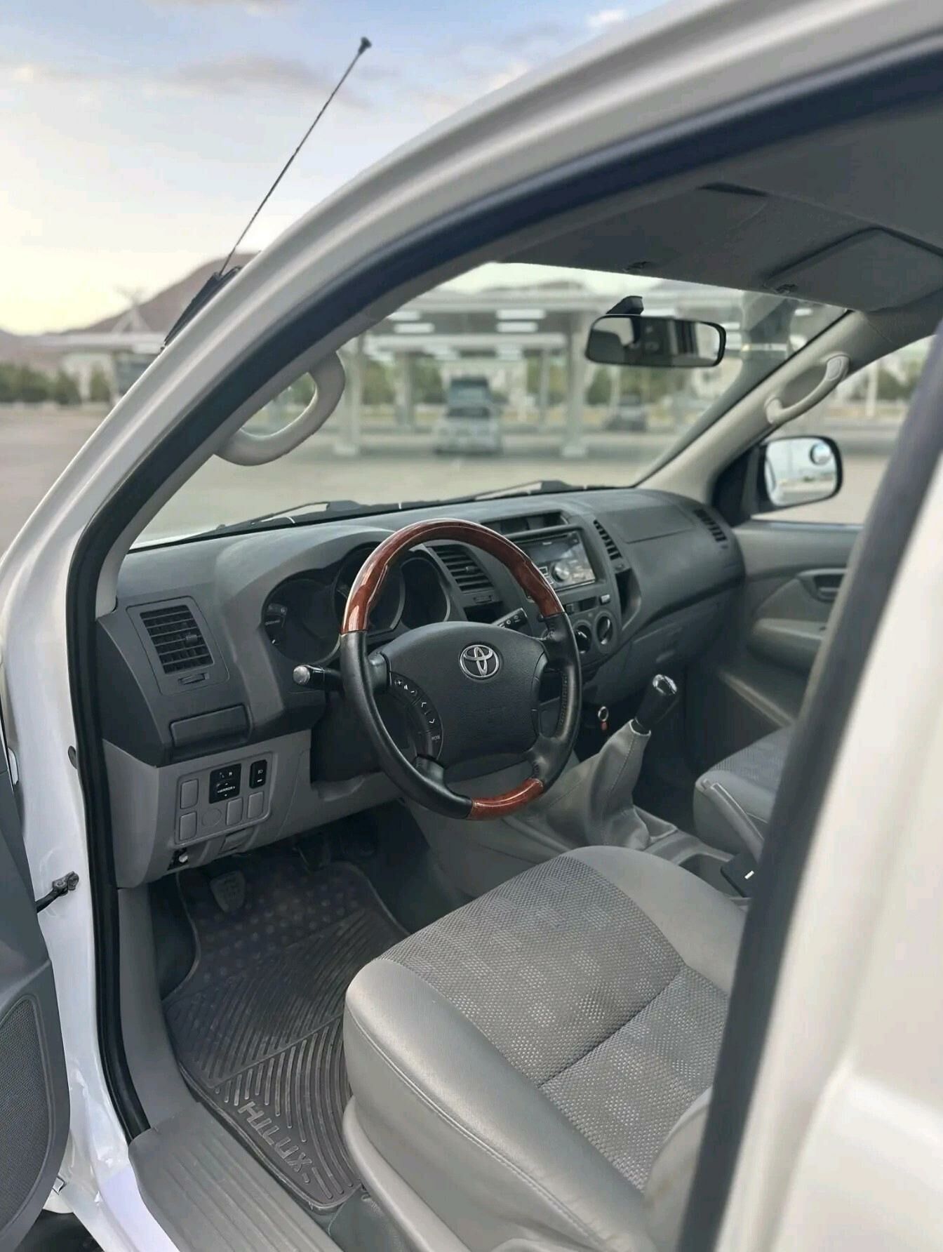 Toyota Hilux 2008 - 235 000 TMT - Туркменбаши - img 10