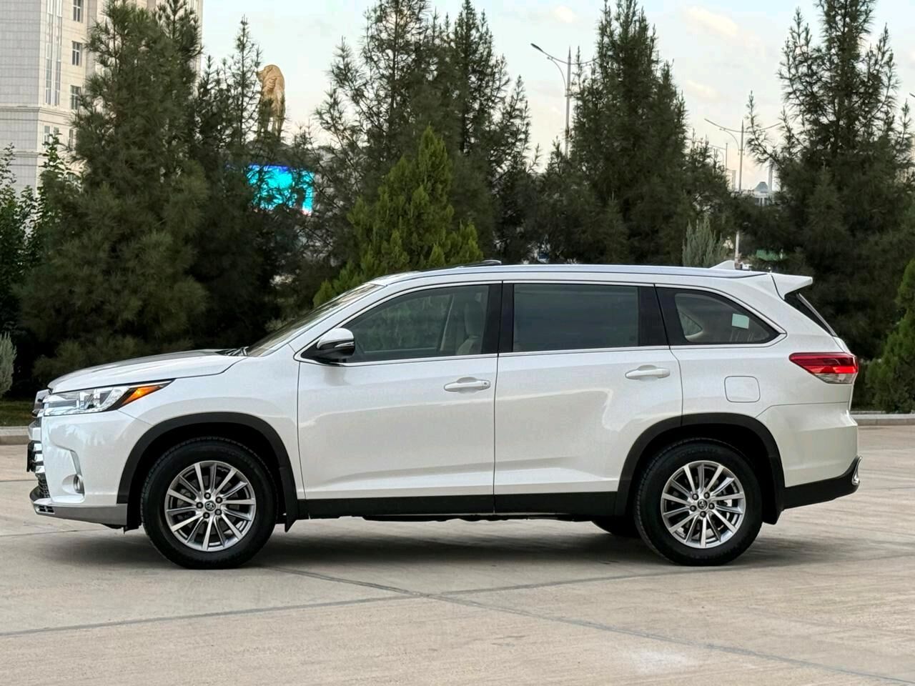 Toyota Highlander 2019 - 528 000 TMT - Aşgabat - img 6