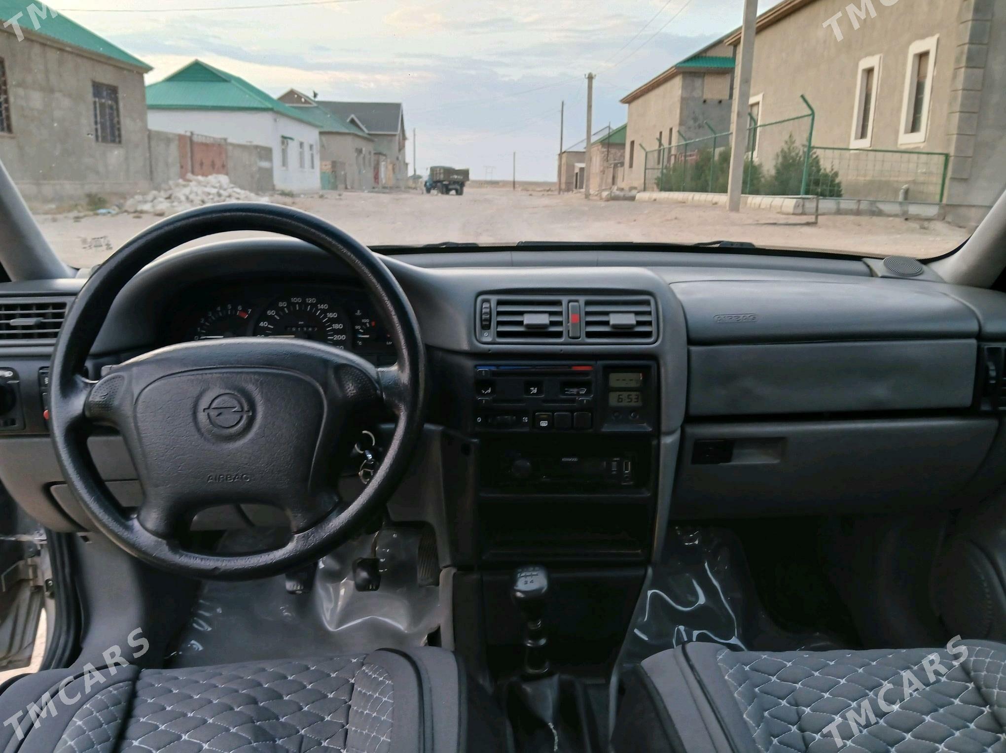 Opel Vectra 1995 - 45 000 TMT - Туркменбаши - img 7