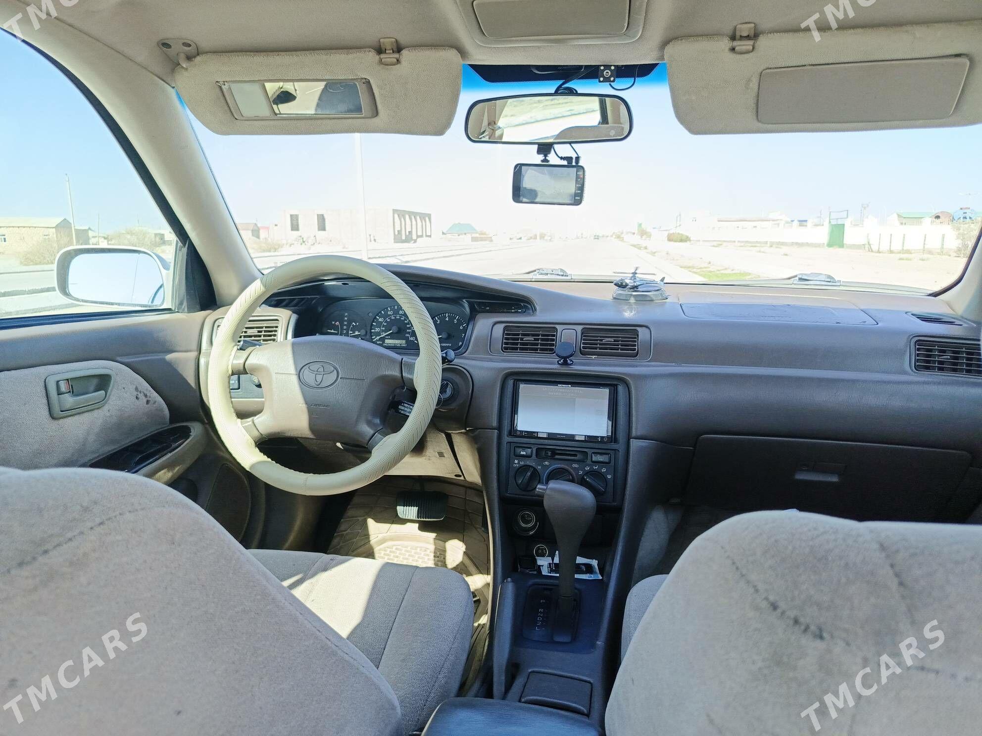 Toyota Camry 1997 - 129 000 TMT - Гумдаг - img 15