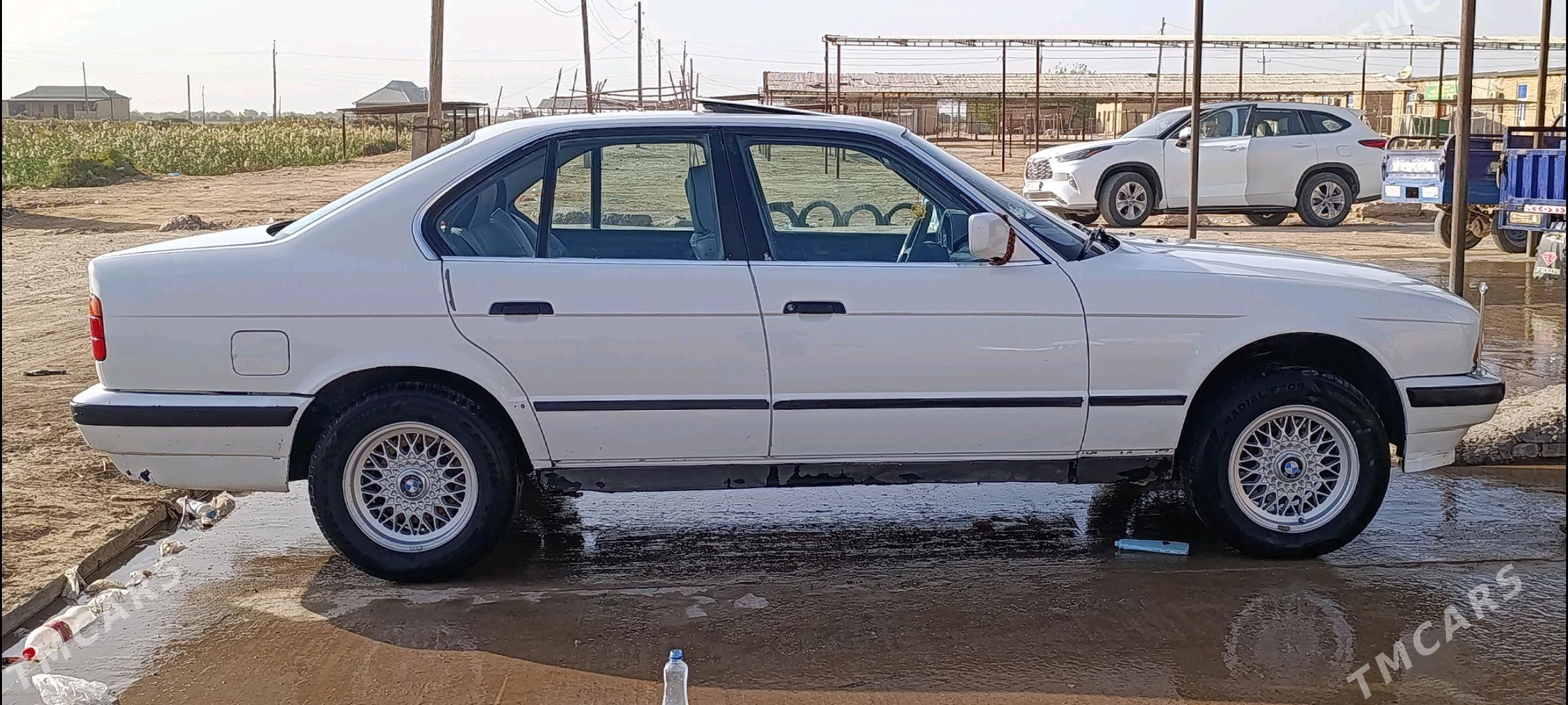 BMW 520 1990 - 55 000 TMT - Hojambaz - img 7