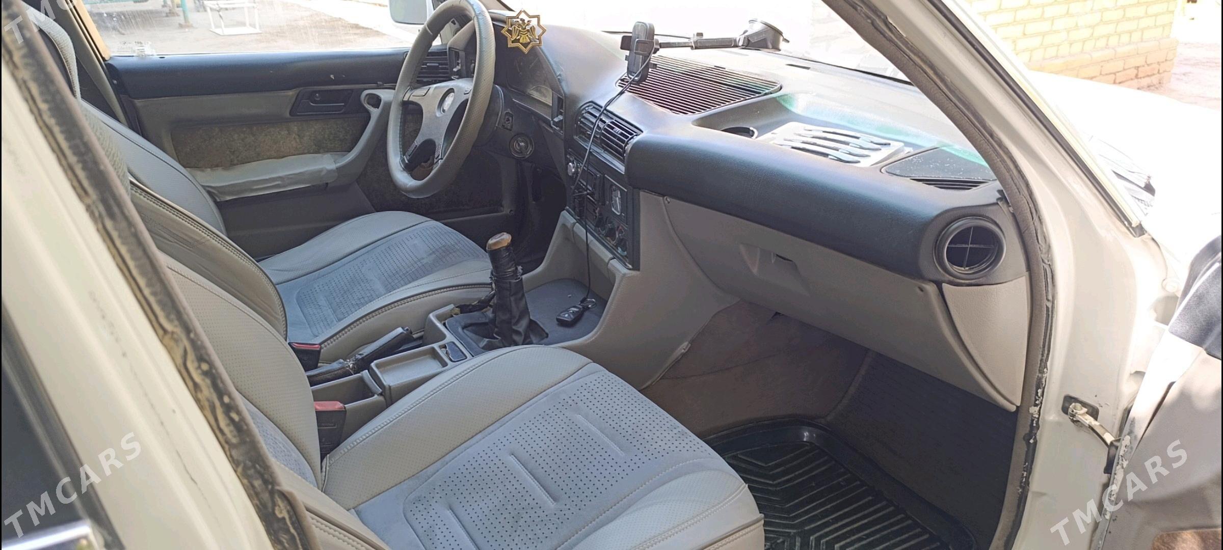 BMW 520 1990 - 55 000 TMT - Hojambaz - img 10