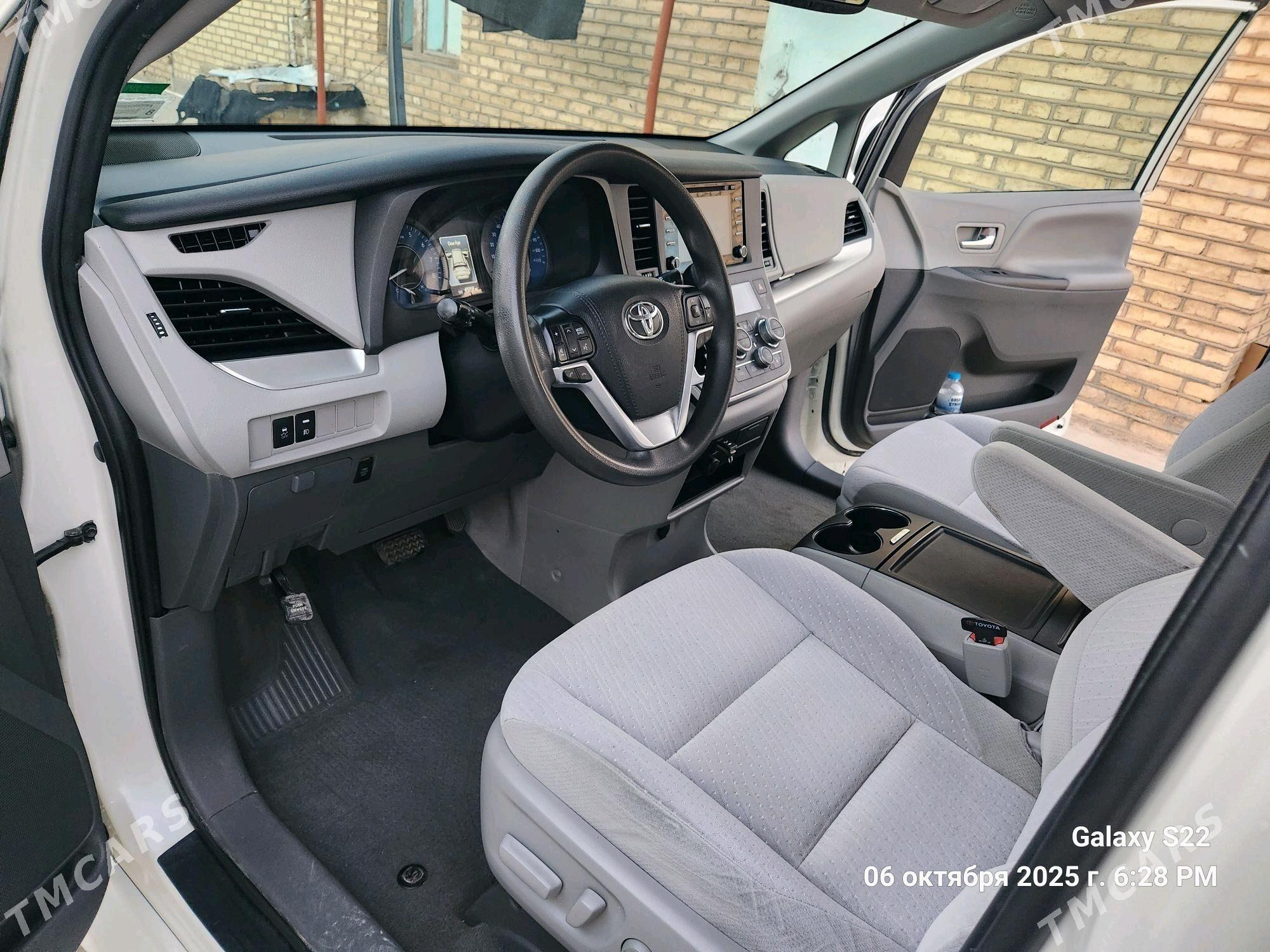 Toyota Sienna 2020 - 415 000 TMT - Мары - img 4