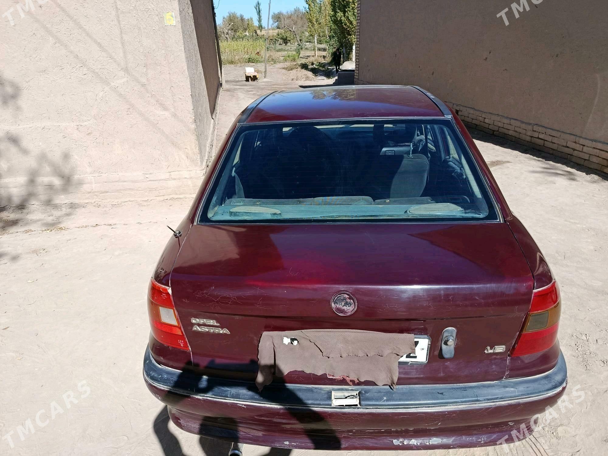Opel Astra 1992 - 30 000 TMT - Гурбансолтан Едже - img 3
