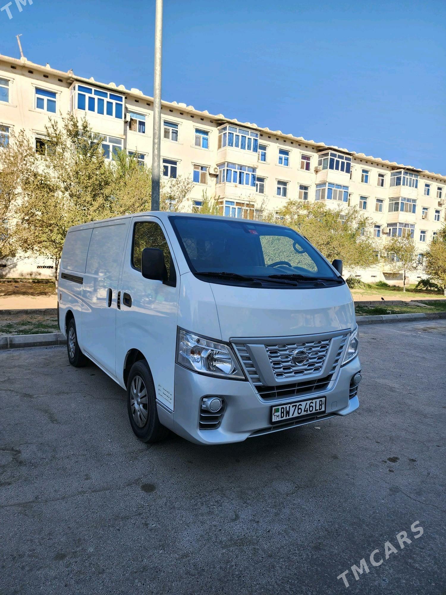 Nissan Urvan 2021 - 335 000 TMT - Туркменабат - img 2