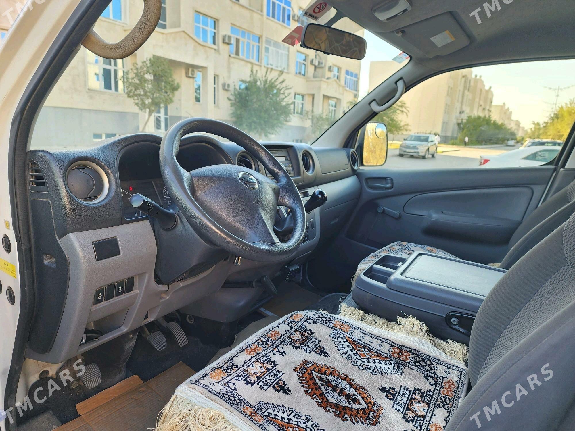 Nissan Urvan 2021 - 335 000 TMT - Туркменабат - img 3