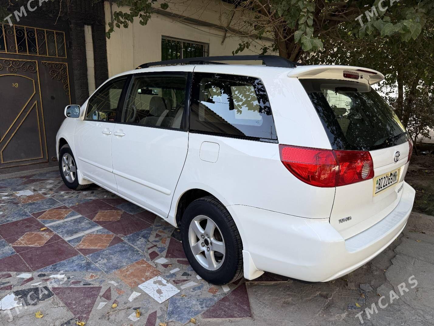 Toyota Sienna 2009 - 198 000 TMT - Дашогуз - img 2