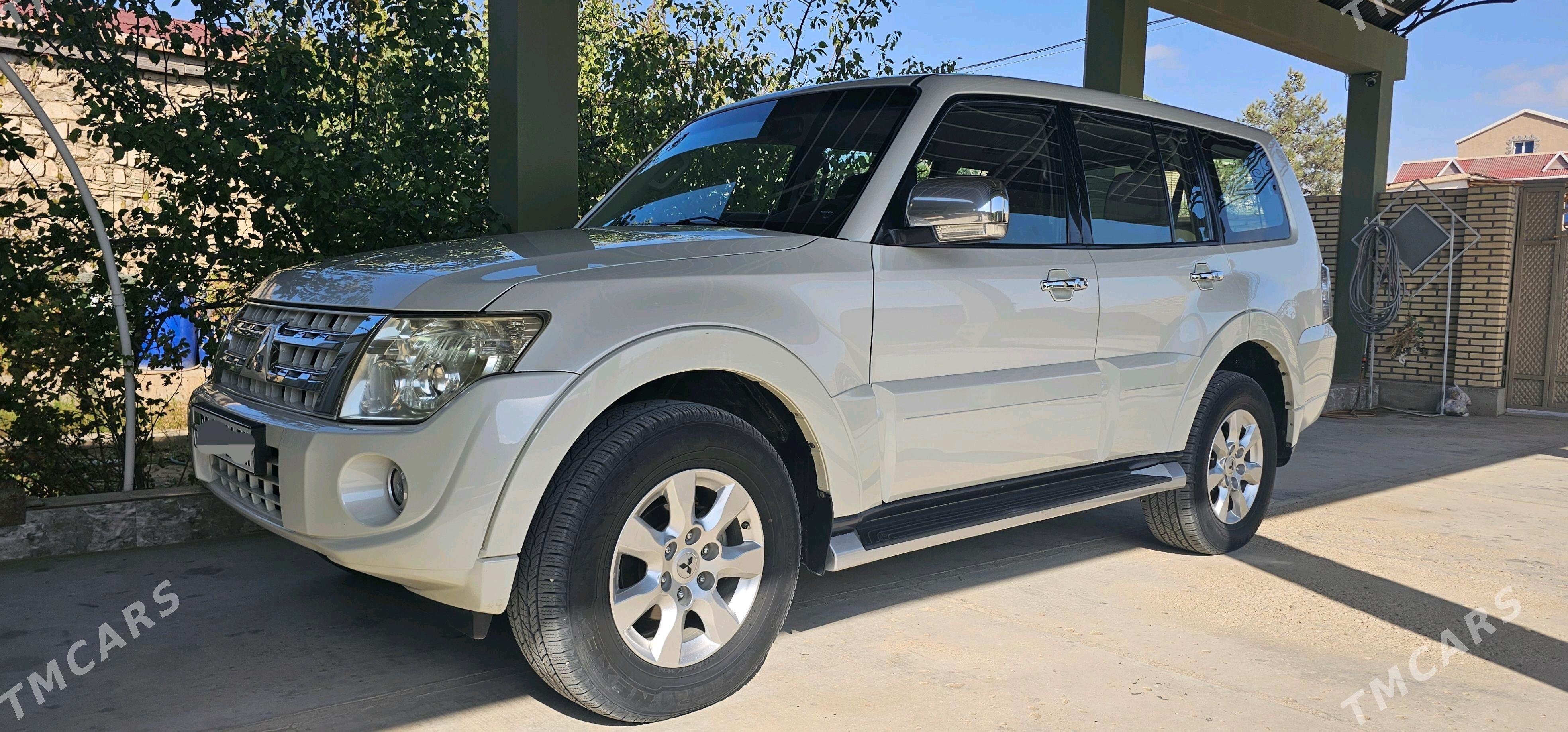 Mitsubishi Pajero 2014 - 285 000 TMT - Хазар - img 2