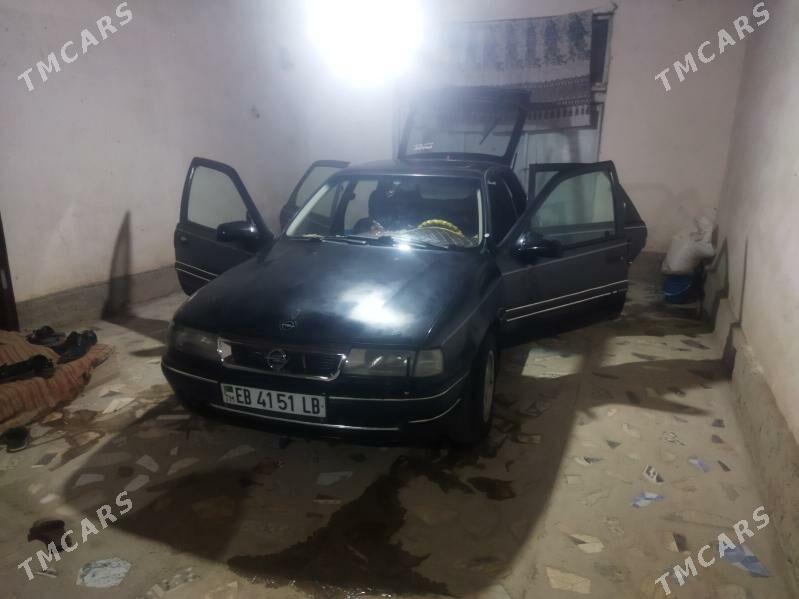 Opel Vectra 1992 - 20 000 TMT - Дянев - img 3