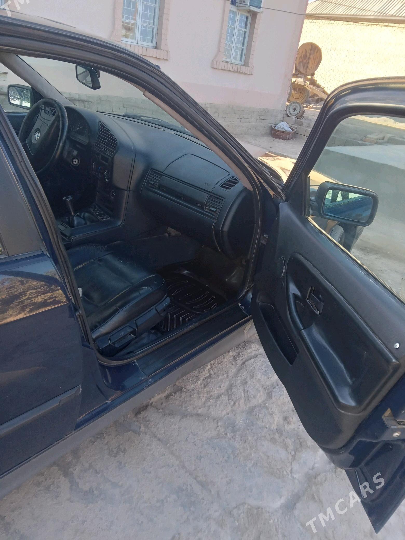 BMW 320 1994 - 35 000 TMT - Мургап - img 6
