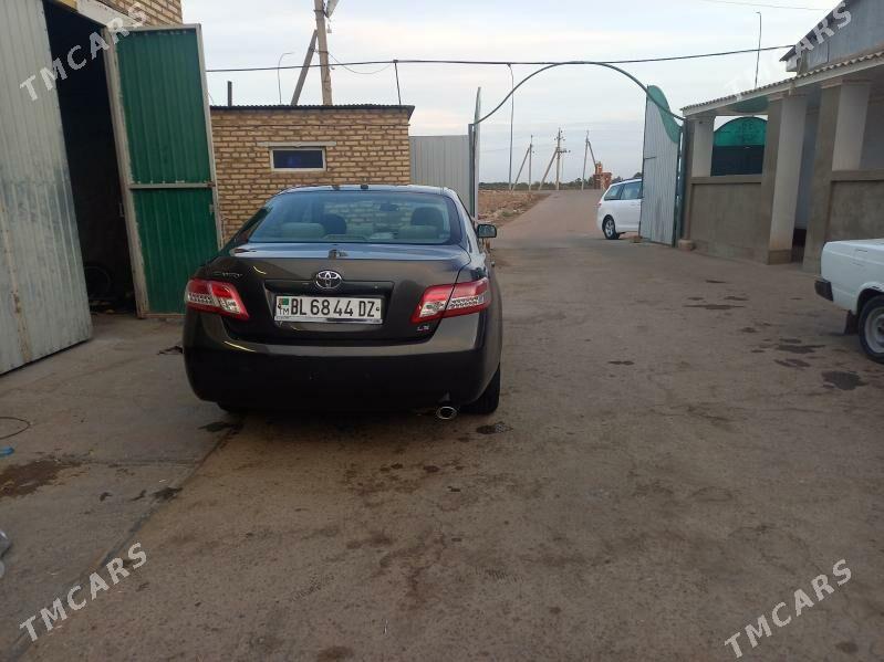Toyota Camry 2011 - 175 000 TMT - Дашогуз - img 7