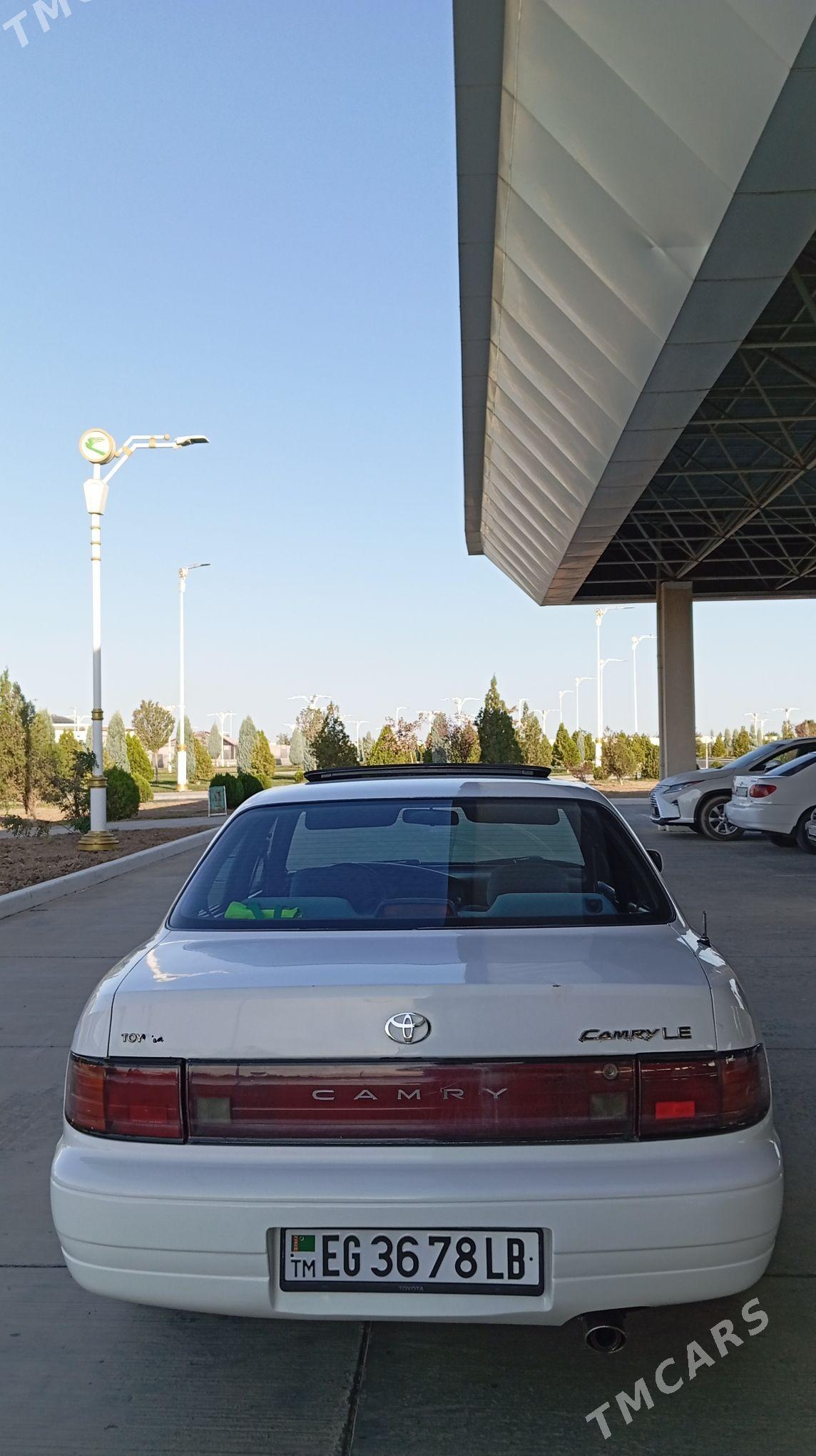 Toyota Camry 1994 - 97 000 TMT - Saýat - img 3