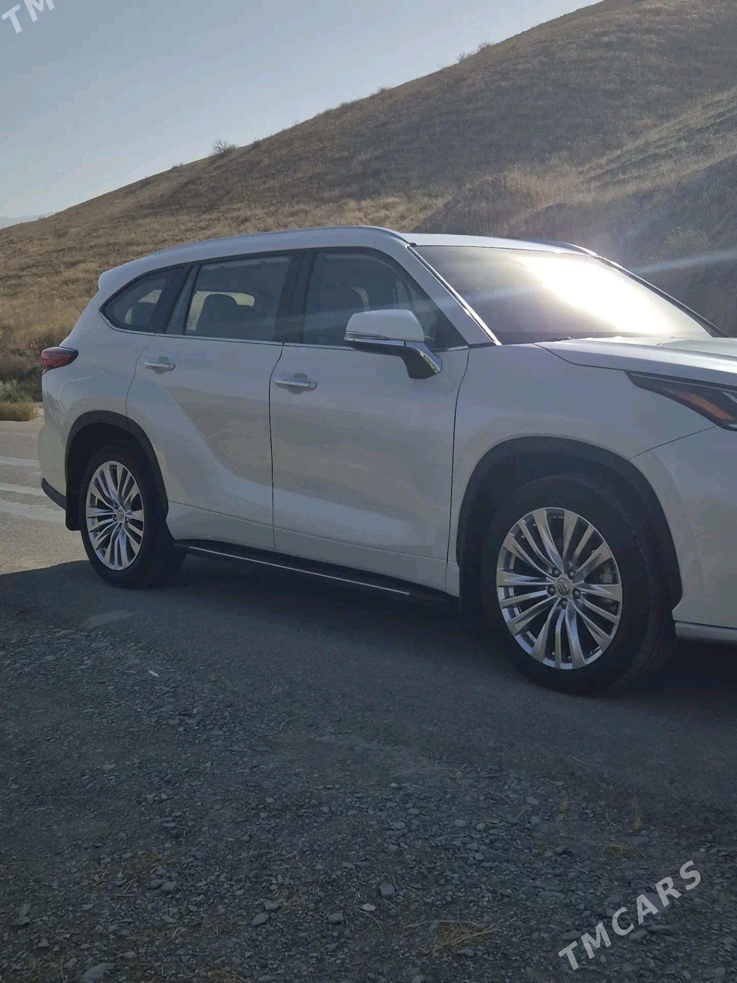 Toyota Highlander 2023 - 600 000 TMT - Ак-Бугдайский этрап - img 3