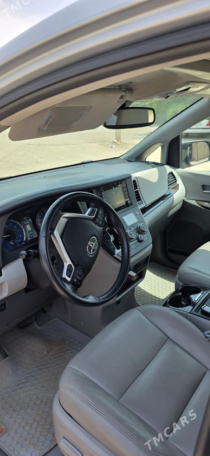 Toyota Sienna 2019 - 450 000 TMT - Daşoguz - img 3