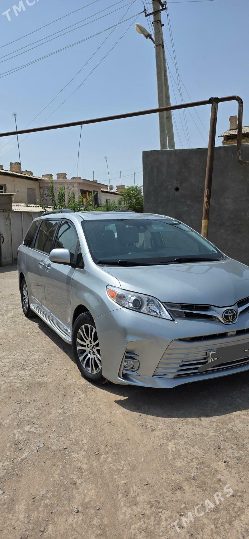 Toyota Sienna 2019 - 450 000 TMT - Daşoguz - img 1
