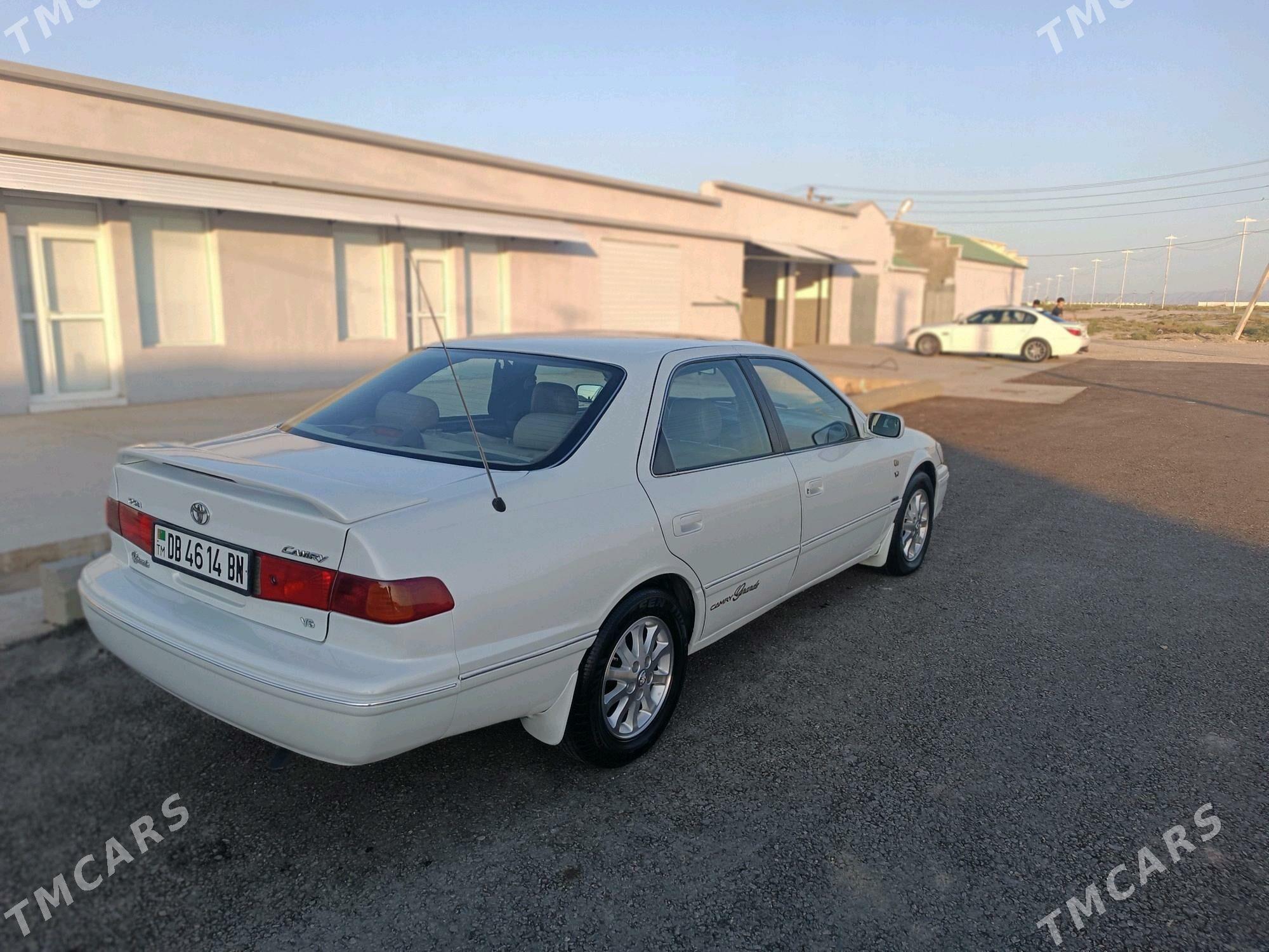 Toyota Camry 2001 - 135 000 TMT - Balkanabat - img 2