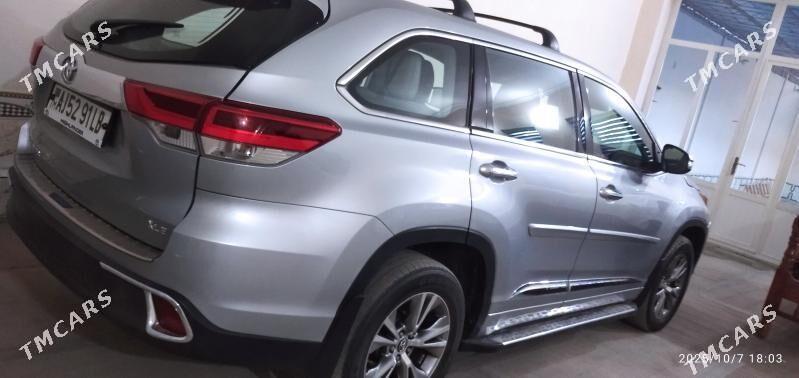 Toyota Highlander 2018 - 420 000 TMT - Туркменабат - img 1