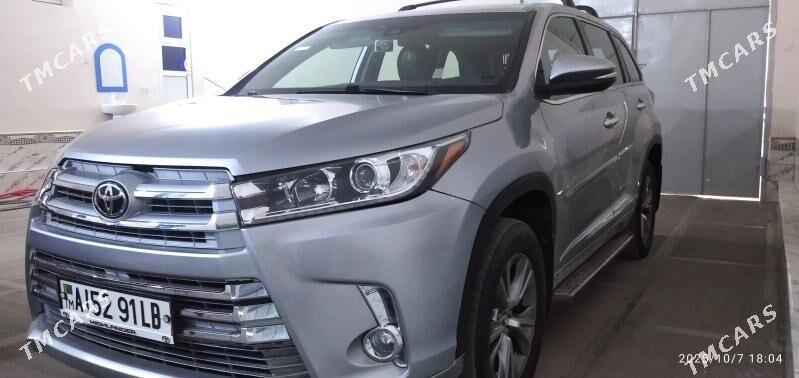 Toyota Highlander 2018 - 420 000 TMT - Туркменабат - img 3