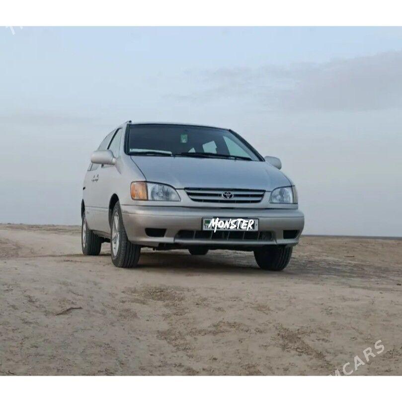 Toyota Sienna 2002 - 170 000 TMT - Эсенгулы - img 1