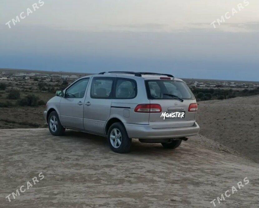 Toyota Sienna 2002 - 170 000 TMT - Эсенгулы - img 3