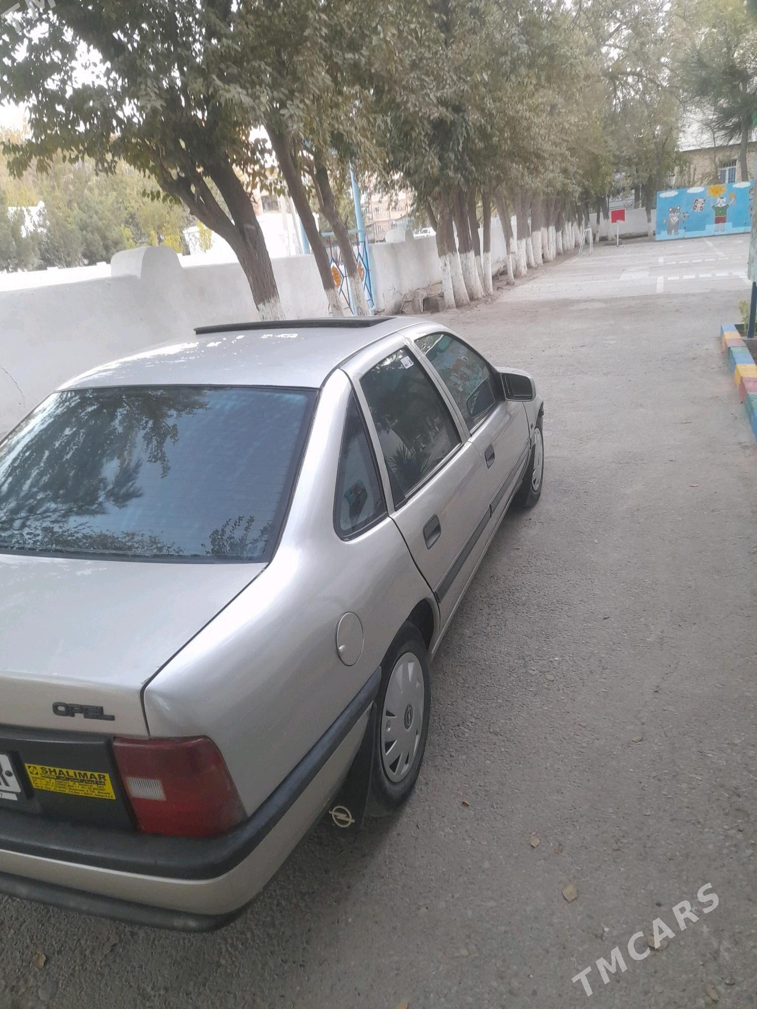 Opel Vectra 1992 - 37 000 TMT - Mary - img 6