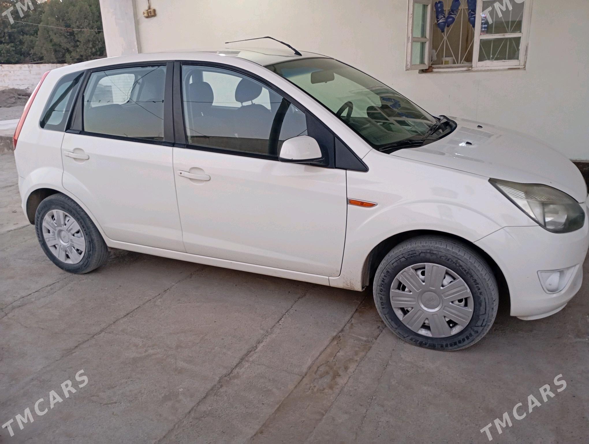 Ford Figo 2011 - 90 000 TMT - Гёкдепе - img 4