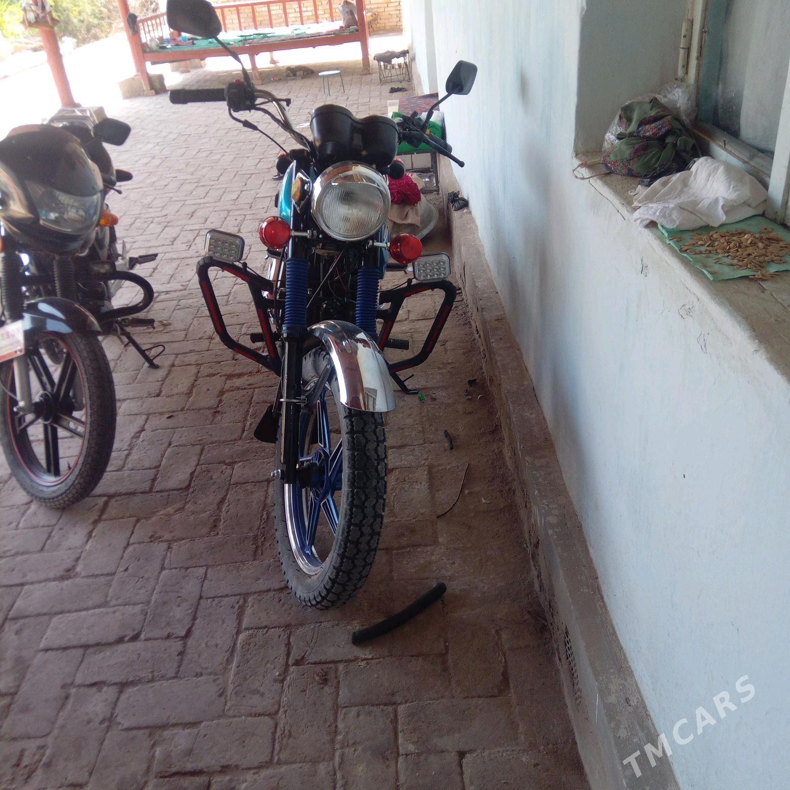 Iž Planeta 4 2005 - 16 000 TMT - Kerki - img 3