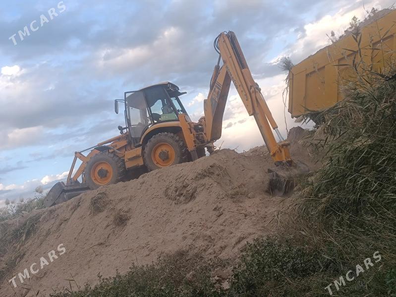 JCB 4CX ECO 2005 - 420 000 TMT - Чарджоу - img 3