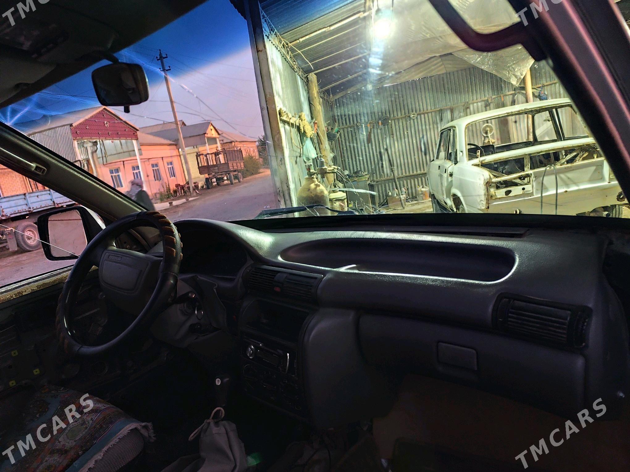 Toyota Town Ace 1988 - 33 000 TMT - Мургап - img 4