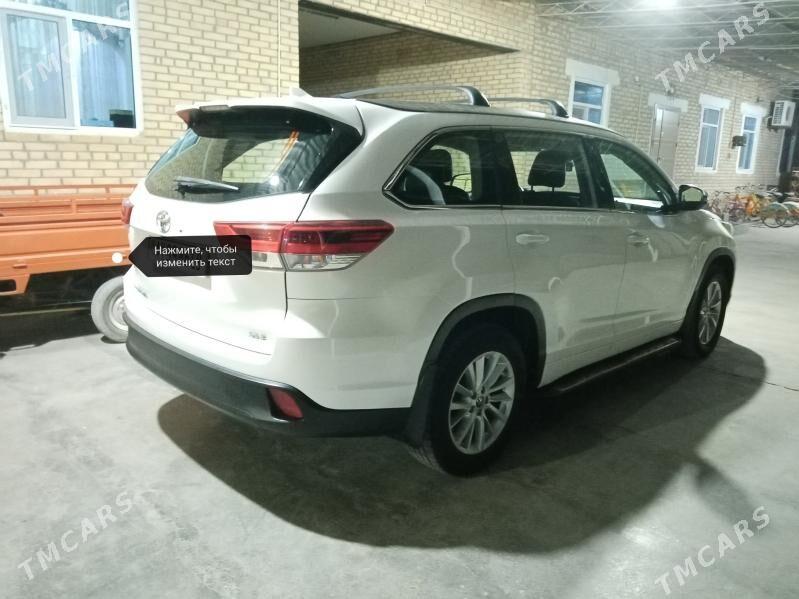 Toyota Highlander 2018 - 480 000 TMT - Сакар - img 1