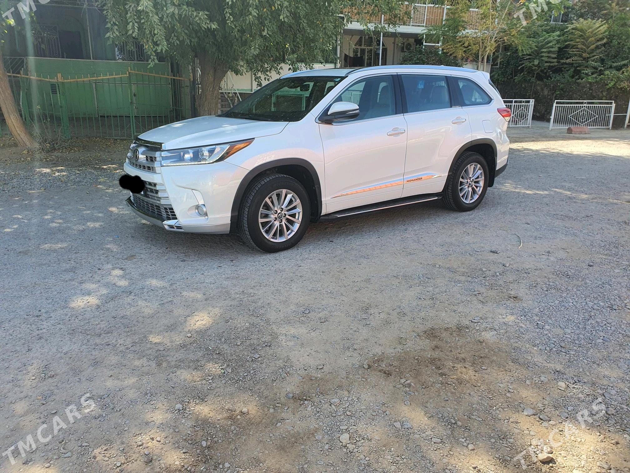 Toyota Highlander 2018 - 500 000 TMT - Мары - img 1
