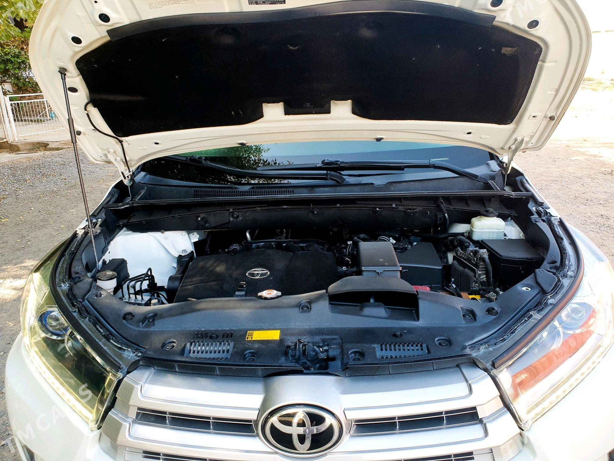 Toyota Highlander 2018 - 500 000 TMT - Мары - img 9