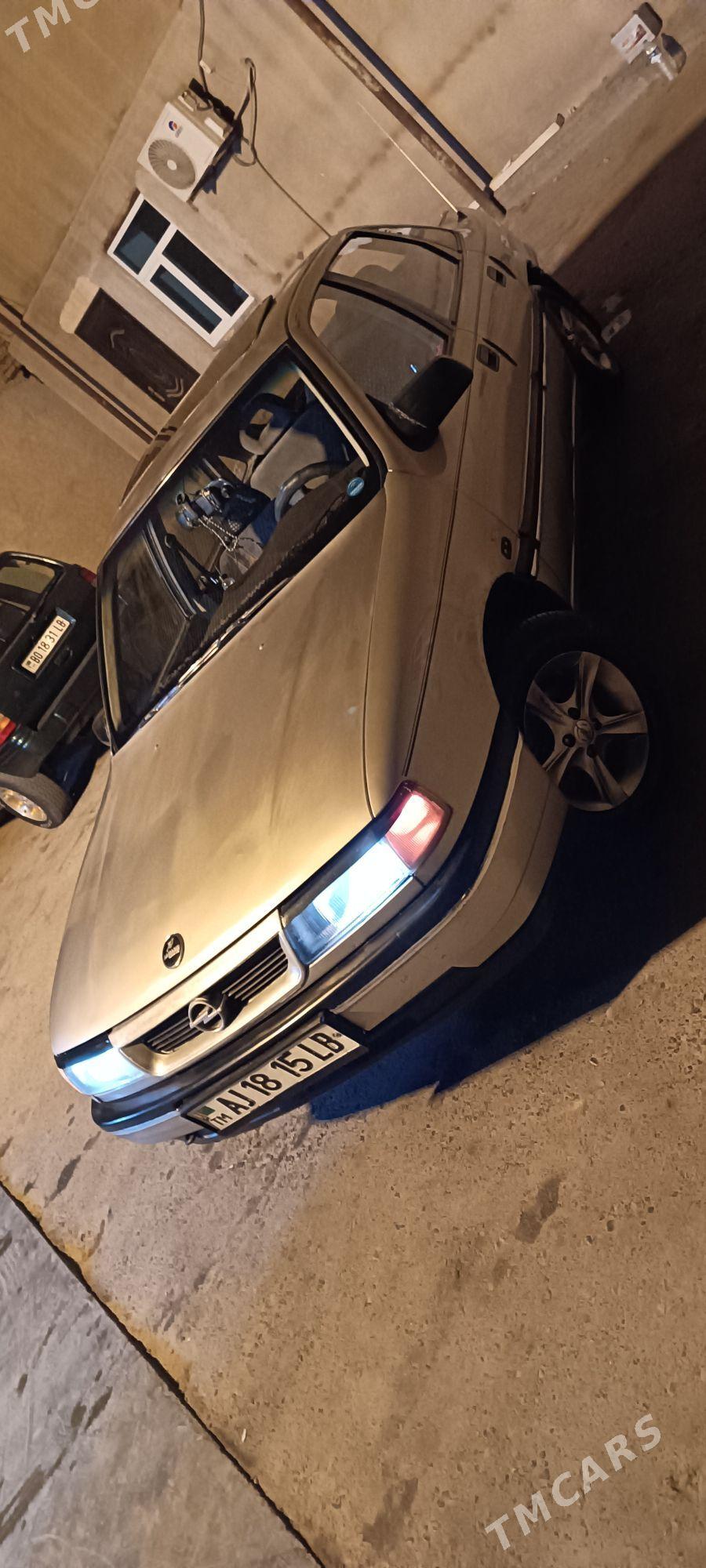 Opel Vectra 1989 - 40 000 TMT - Туркменабат - img 1