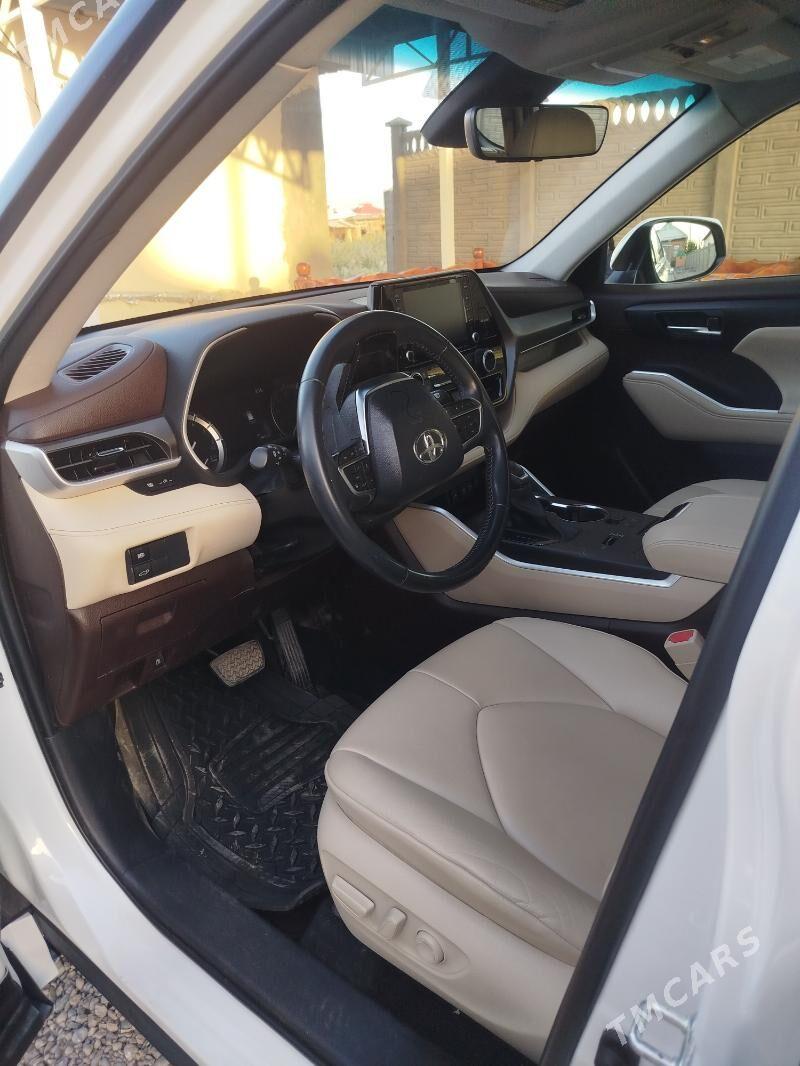 Toyota Highlander 2021 - 570 000 TMT - Мары - img 7