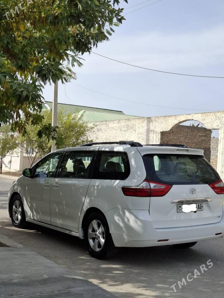 Toyota Sienna 2017 - 360 000 TMT - Aşgabat - img 2