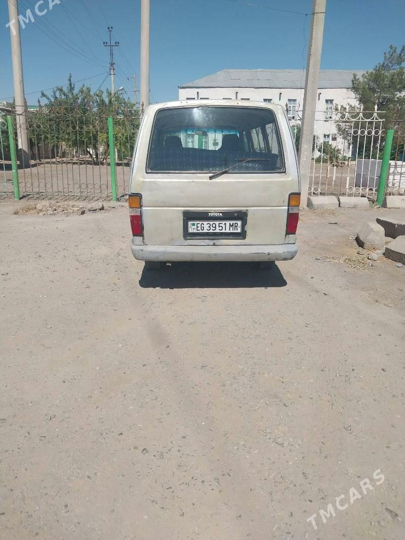 Toyota Hiace 1989 - 28 000 TMT - Мары - img 4
