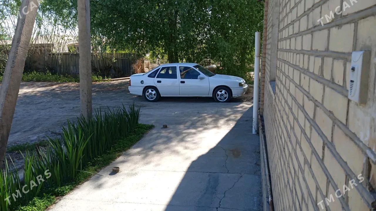 Opel Vectra 1993 - 30 000 TMT - Гурбансолтан Едже - img 3